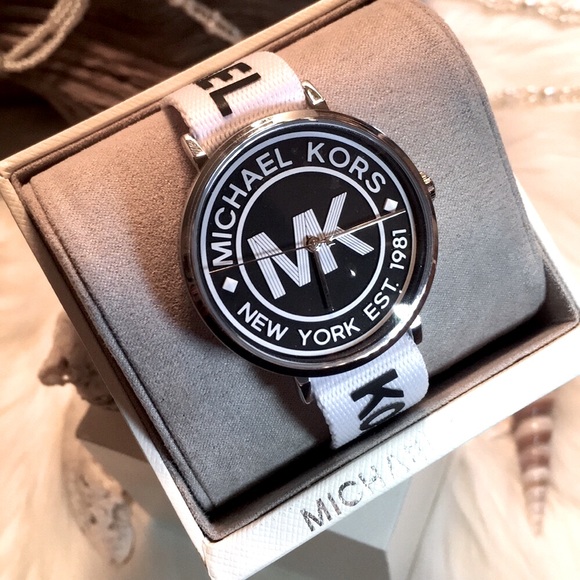 🖤MICHAEL KORS®UNISEX MK Logo Watch🖤 - Picture 10 of 11